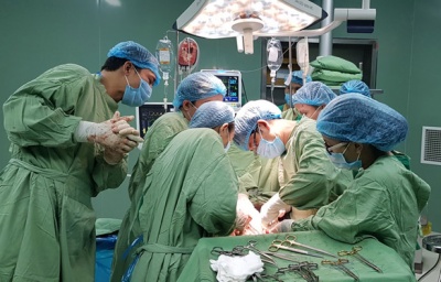 Cấp cứu cứu sống sản phụ bị vỡ tử cung
